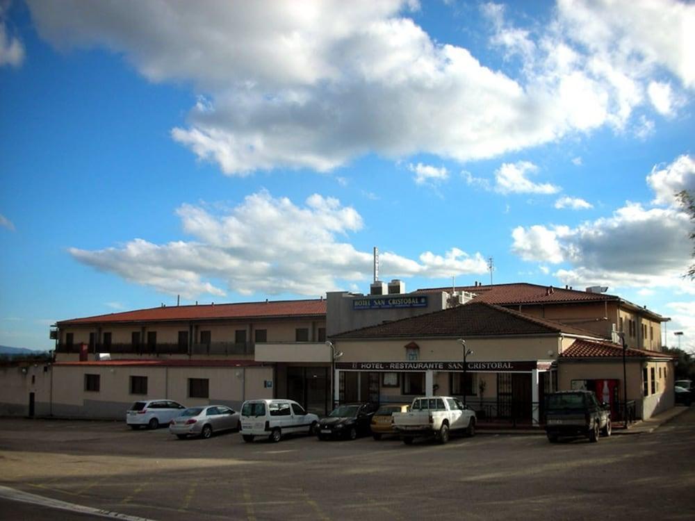 Hotel San Cristobal Coria Ngoại thất bức ảnh