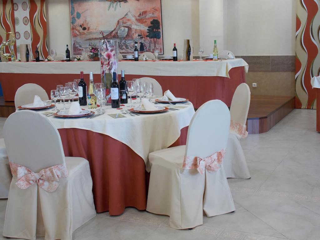 Hotel San Cristobal Coria Ngoại thất bức ảnh
