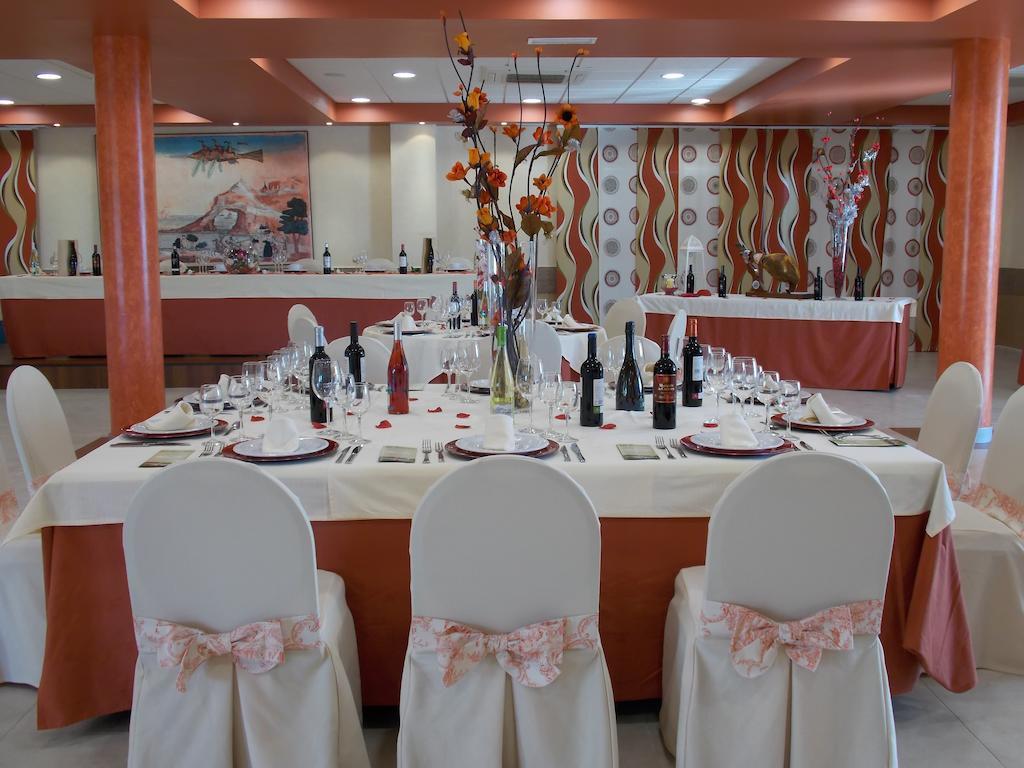 Hotel San Cristobal Coria Ngoại thất bức ảnh