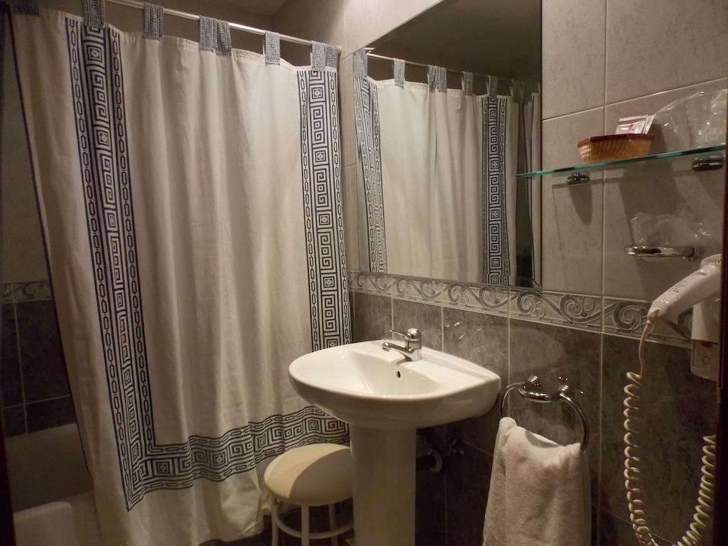 Hotel San Cristobal Coria Phòng bức ảnh