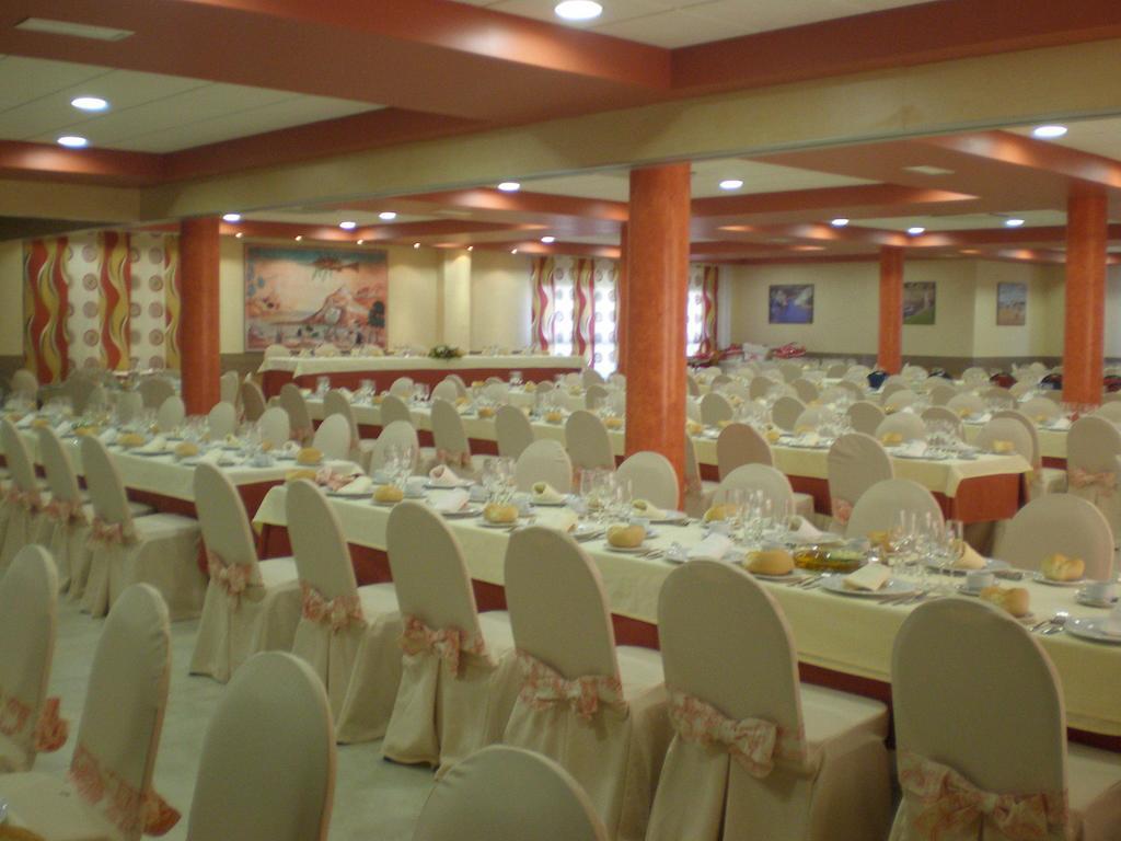 Hotel San Cristobal Coria Ngoại thất bức ảnh